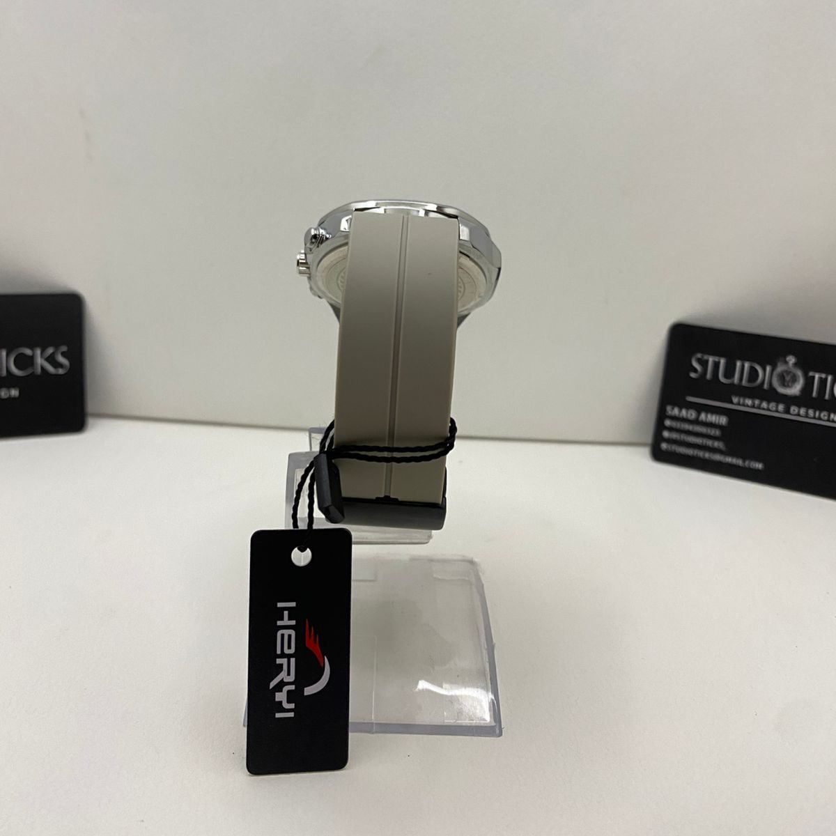 Heryi Grey Chronograph Watch - Image 3