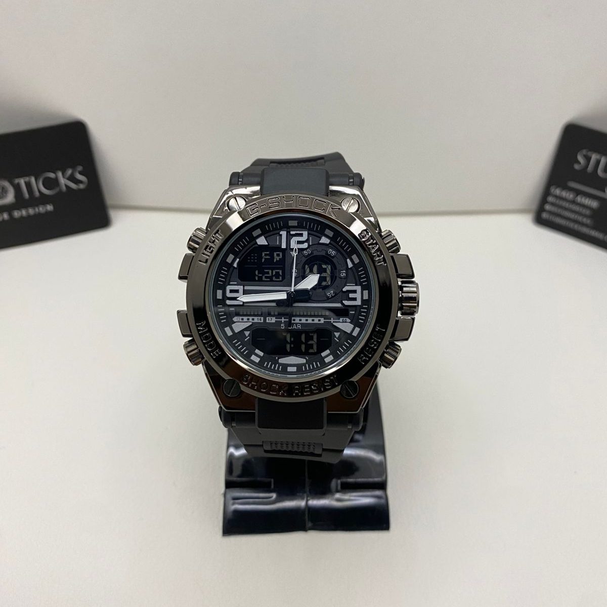 Casio Dual-Display G-Shock Watch - Image 8